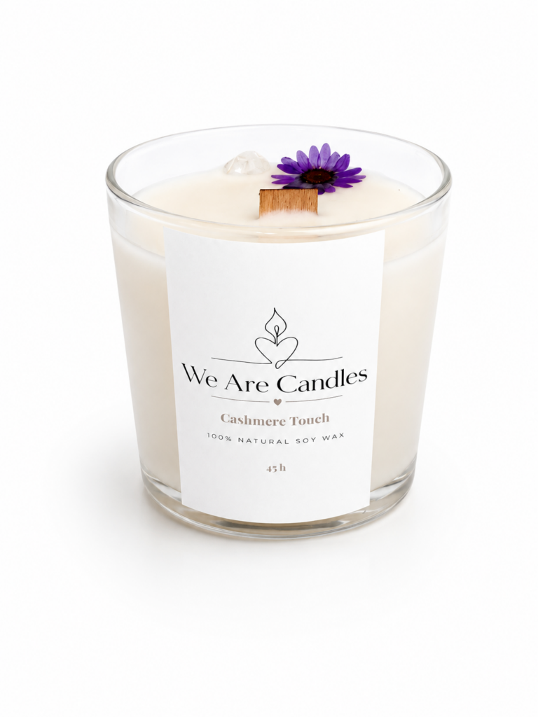 Голяма ароматна свещ Cashmere Touch с аромат на кашмир — We Are Candles
