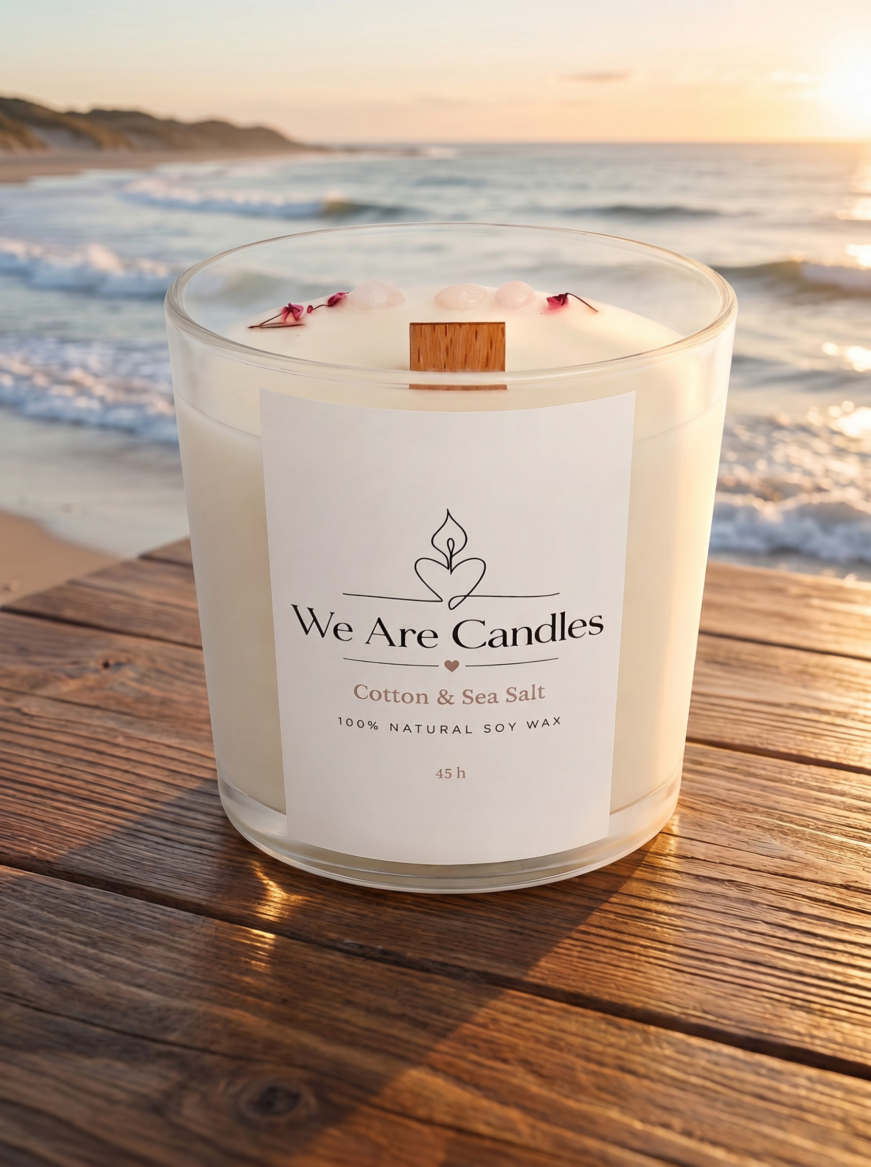 Свежа ароматна свещ Cotton & Sea Salt в голяма чашка — We Are Candles