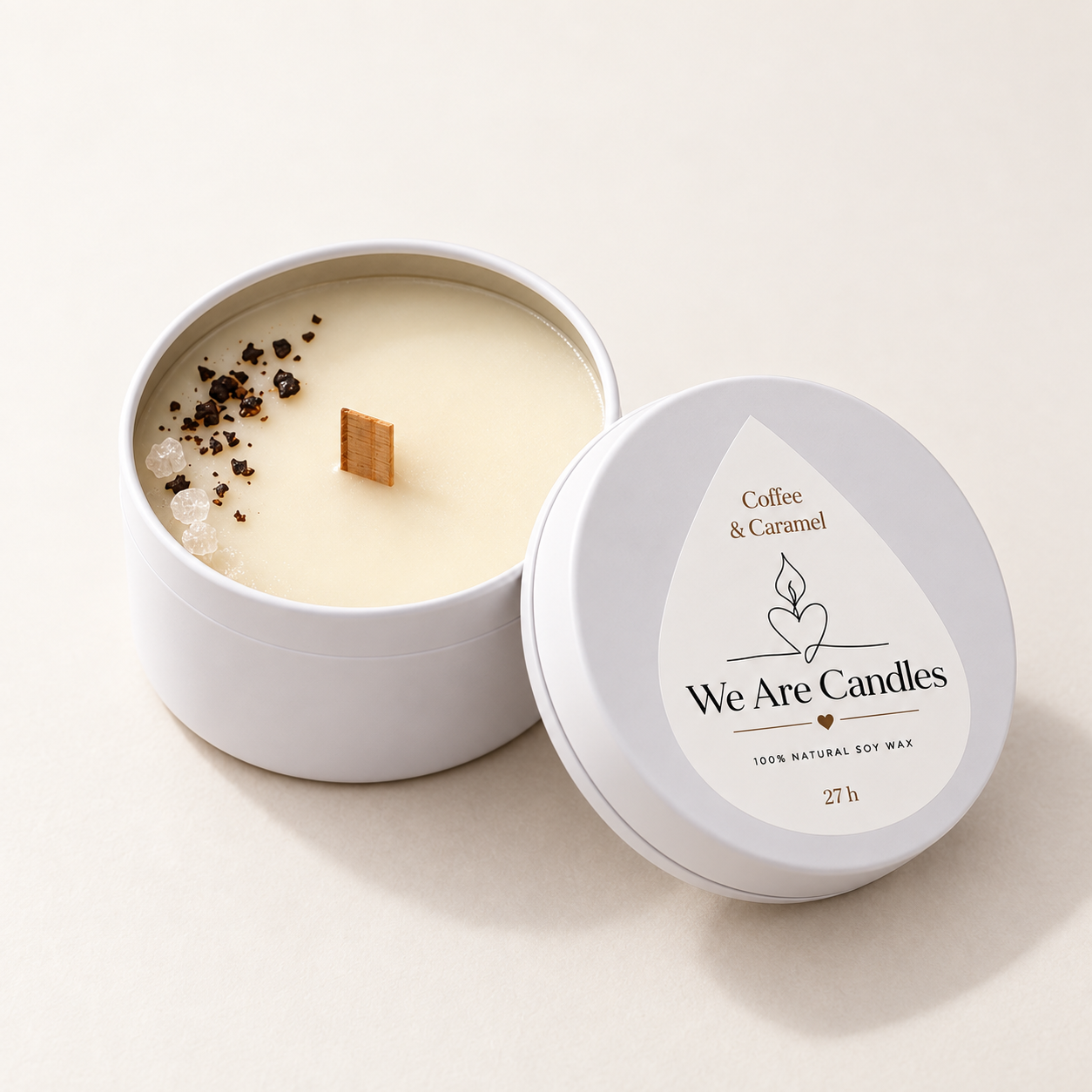 Coffee & Caramel — метална ароматна свещ с дървен фитил, кафе и карамел (27ч)