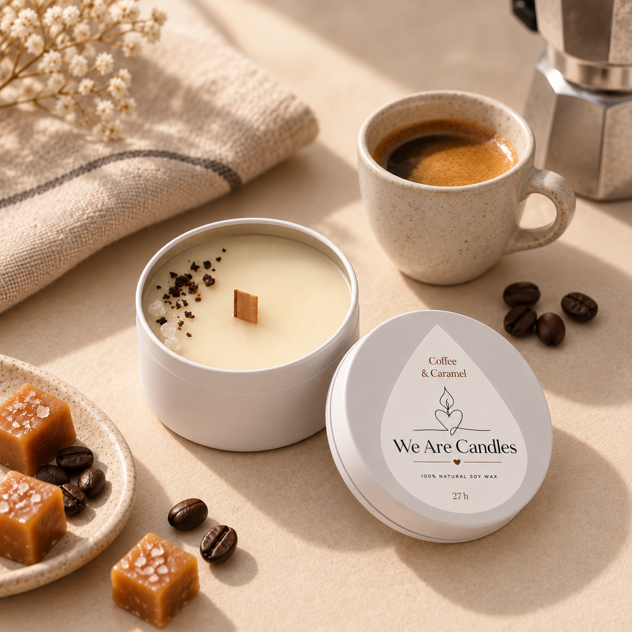 Coffee & Caramel — метална ароматна свещ с дървен фитил, кафе и карамел (27ч)